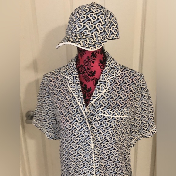 Burberry T- shirt - Picture 1 of 12